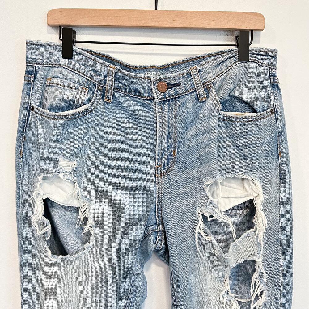 BDG Distressed Slim Boyfriend Jeans Blue Size 28 - Picture 2 of 6